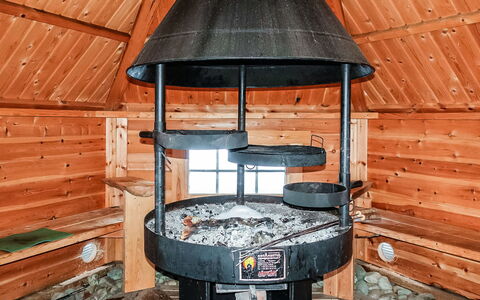 Tikkatupa: Træ, Sommerhus, Bjælkehytte, Skov, Skur, Garden Bygninger, Lærk, Woodland, Bejdse