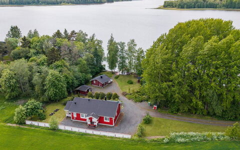 Käpälämäki: Skygge, Udvej, Have, Eco Hotel, Udendørs Møbler, Lawn, Stol, Backyard, Landscaping, Hacienda