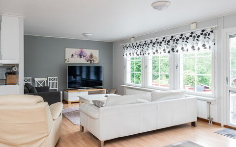 Käpälämäki: Skygge, Udvej, Have, Eco Hotel, Udendørs Møbler, Lawn, Stol, Backyard, Landscaping, Hacienda