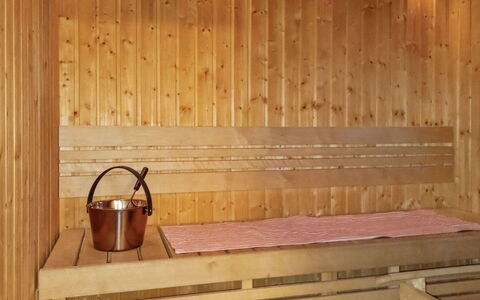 Hovitahko a 1: Træ, Sommerhus, Bjælkehytte, Skov, Skur, Garden Bygninger, Lærk, Woodland, Bejdse