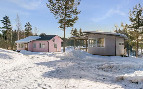 Villa Ebba: Møbel, Hjem, Dør, Stol, Udendørs Møbler, Køkken & Spisebord, Udendørs Bord, Skygge, Gård, Maling