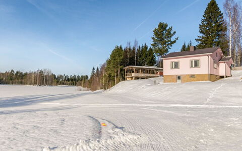 Villa Ebba: Møbel, Hjem, Dør, Stol, Udendørs Møbler, Køkken & Spisebord, Udendørs Bord, Skygge, Gård, Maling