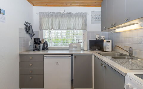 Järvelä: Køkken, Køkken Apparat, Større Bandage, Countertop, Køkkenvask, Indretning, Gulvbelægning, Cabinetry, Etage, Husholdningsapparat