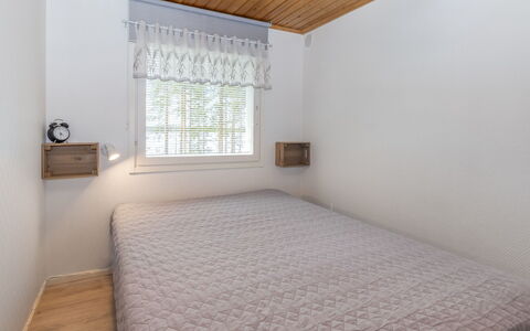 Järvelä: Væg, Soveværelse, Træ, Seng, Indretning, Sengetøj, Sengetøj, Sengetøj, Etage, Loft