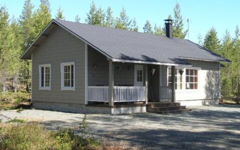 Akanlampi: Græs, Hus, Sommerhus, Land Lot, Hjem, Estate, Lawn, Sidespor, Stuehus, Veranda