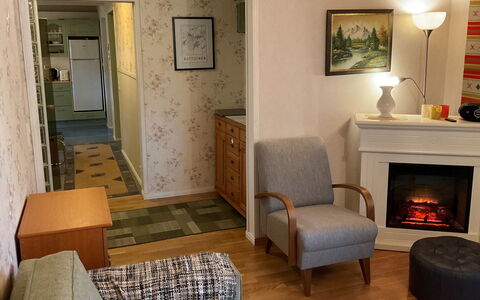 Hiawatha: Møbel, Indretning, Gulvbelægning, Etage, Væg, Træ, Værelse, Stol, Stue, Loft