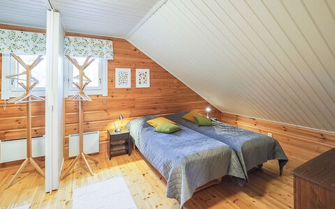 Kiela 1: Træ, Sommerhus, Bjælkehytte, Skov, Skur, Garden Bygninger, Lærk, Woodland, Bejdse