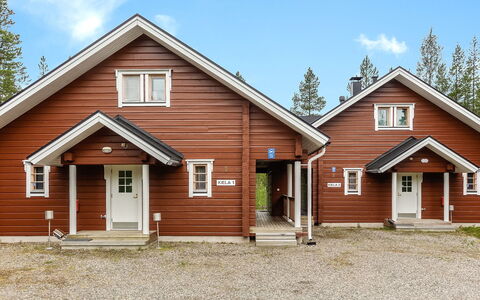 Kiela 1: Træ, Sommerhus, Bjælkehytte, Skov, Skur, Garden Bygninger, Lærk, Woodland, Bejdse
