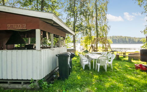 Suopursu 4: Græs, Hus, Sommerhus, Land Lot, Hjem, Estate, Lawn, Sidespor, Stuehus, Veranda