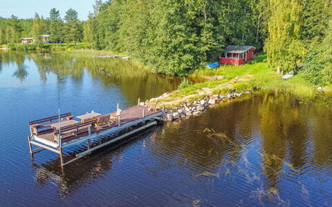 Suopursu 4: Græs, Hus, Sommerhus, Land Lot, Hjem, Estate, Lawn, Sidespor, Stuehus, Veranda