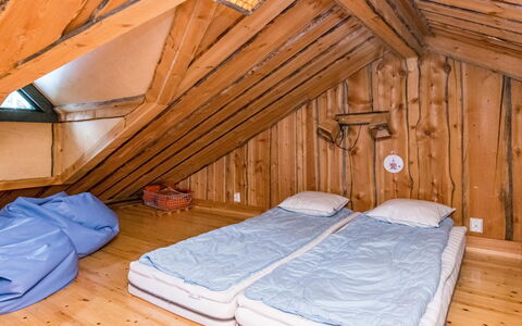 Saaruanaho H1: Soveværelse, Træ, Seng, Møbel, Sengetøj, Sengetøj, Værelse, Bed Frame, Loft, Hårdttræ