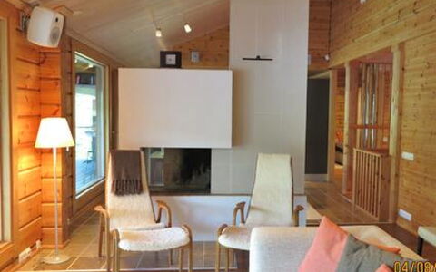 Villa Pinjaranta: Græs, Hus, Sommerhus, Land Lot, Hjem, Estate, Lawn, Sidespor, Stuehus, Veranda