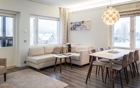 Tahko Spa Red - Vuori Apartment: Træ, Sommerhus, Bjælkehytte, Skov, Skur, Garden Bygninger, Lærk, Woodland, Bejdse