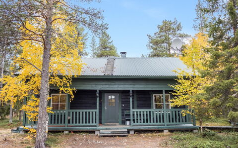 Suvantovirta: Træ, Hjem, Hus, Sommerhus, Skygge, Bjælkehytte, Sidespor, Hårdttræ, Woodland, Garden Bygninger