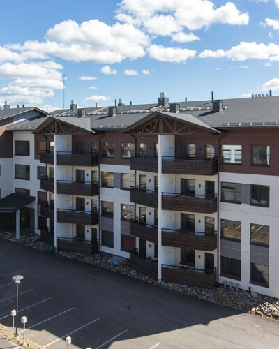 Nordic Chalet 9506