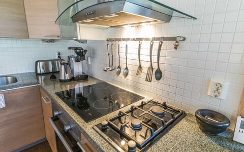 Villa Lumo (Ent. Ylläskyrö): Køkken, Køkken Apparat, Countertop, Større Bandage, Komfur, Gaskomfur, Komfur, Cabinetry, Husholdningsapparat, Køkkenvask