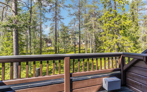 Villa Lumo (Ent. Ylläskyrö): Træ, Hårdttræ, Dæk, Veranda, Planke, Gelænder, Skygge, Bejdse, Altan, Lærk