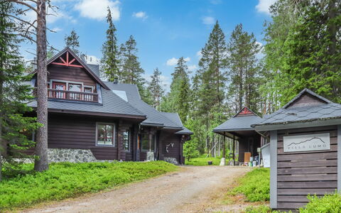Villa Lumo (Ent. Ylläskyrö): Træ, Hus, Sommerhus, Hjem, Tag, Land Lot, Skov, Lærk, Sidespor