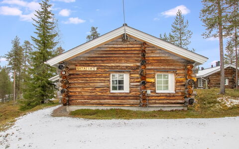 Lomaylläs D58 Palovaarankaarre 11B: Sommerhus, Hus, Hjem, Garden Bygninger, Sidespor, Bjælkehytte, Stuehus, Estate, Skur, Gård