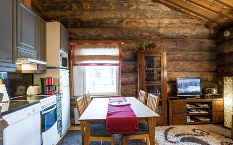 Lomaylläs D58 Palovaarankaarre 11B: Svømmepøl, Stuehus, Estate, Villa, Udvej, Eco Hotel, Hacienda, Backyard