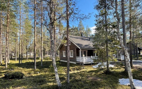 Ylläsriekko Itätupa: Vandvej, Bank, Vandløb, Sø, Sommerhus, Skov, Kanal, Reservoir, Bjælkehytte