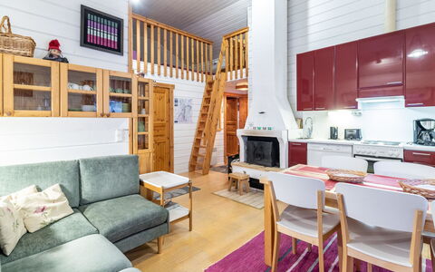 Lomaylläs H105 Pistopolku 2A: Vandvej, Bank, Vandløb, Sø, Sommerhus, Skov, Kanal, Reservoir, Bjælkehytte