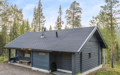 Neljä Vuodenaikaa A1 Karpalo: Vandvej, Bank, Vandløb, Sø, Sommerhus, Skov, Kanal, Reservoir, Bjælkehytte