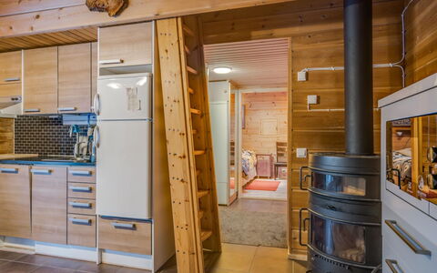 Neljä Vuodenaikaa A1 Karpalo: Vandvej, Bank, Vandløb, Sø, Sommerhus, Skov, Kanal, Reservoir, Bjælkehytte