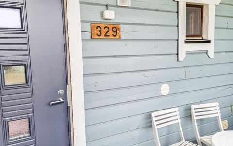 Lähikaltio 329: Træ, Arkitektur, Tag, Hjem, Hus, Sommerhus, Dør, Sidespor, Garden Bygninger, Hårdttræ