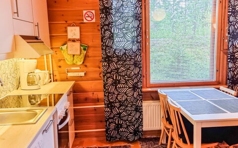 Lähikaltio 329: Træ, Arkitektur, Tag, Hjem, Hus, Sommerhus, Dør, Sidespor, Garden Bygninger, Hårdttræ