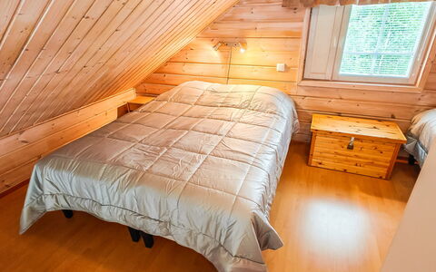 Ylläs-Ropo 5A: Træ, Gulvbelægning, Etage, Møbel, Soveværelse, Hjem, Loft, Indretning, Attic, Bejdse