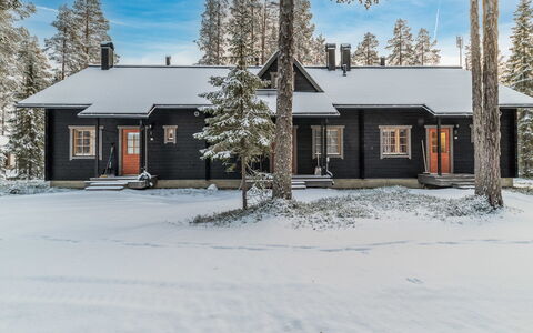 Aurinko-Saga: Træ, Sidespor, Dør, Sommerhus, Maling, Gård, Skydevindue, Garden Bygninger, Backyard, Planke