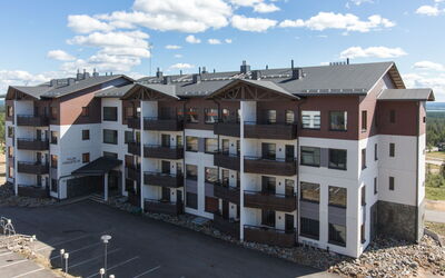 Nordic Chalet 9106