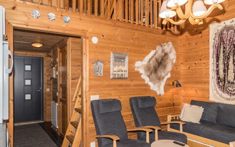 Lähikaltio 316: Træ, Møbel, Hjem, Indretning, Loft, Etage, Sommerhus, Værelse, Bejdse, Stue