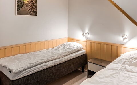 Yllästar 1 As 211: Soveværelse, Træ, Seng, Etage, Sengetøj, Indretning, Gulvbelægning, Sengetøj, Loft, Bed Frame