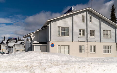 Yllästar 1 As 202: Træ, Bank, Hus, Sommerhus, Sø, Dam, Skov, Bjælkehytte