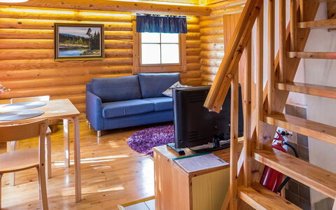 Ylläksen Tunturihonkamaja a 1: Træ, Arkitektur, Tag, Hjem, Hus, Sommerhus, Dør, Sidespor, Garden Bygninger, Hårdttræ