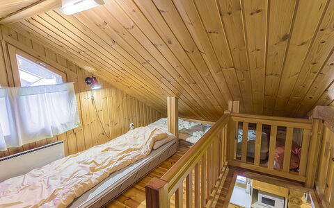 Ylläksen Tunturihonkamaja a 1: Træ, Bank, Hus, Sommerhus, Sø, Dam, Skov, Bjælkehytte