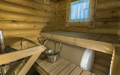 Ylläksen Tunturihonkamaja a 1: Træ, Bank, Hus, Sommerhus, Sø, Dam, Skov, Bjælkehytte