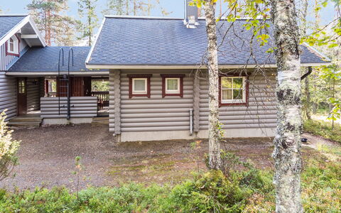 Ylläksen Tunturihonkamaja a 1: Træ, Bank, Hus, Sommerhus, Sø, Dam, Skov, Bjælkehytte