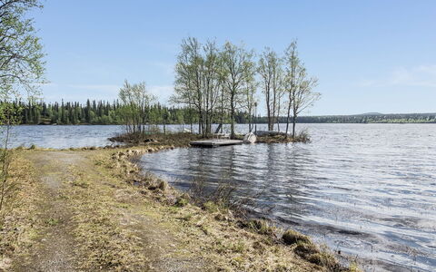 Kelovalta 7B: Træ, Sidespor, Sommerhus, Hus, Hjem, Planke, Garden Bygninger, Bjælkehytte, Hårdttræ, Veranda