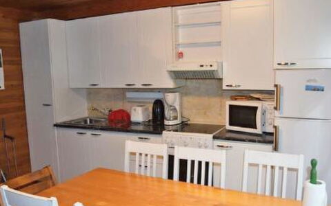 Pastin Mökki: Møbel, Gulvbelægning, Køkken, Træ, Etage, Indretning, Større Bandage, Cabinetry, Køkken Apparat, Countertop