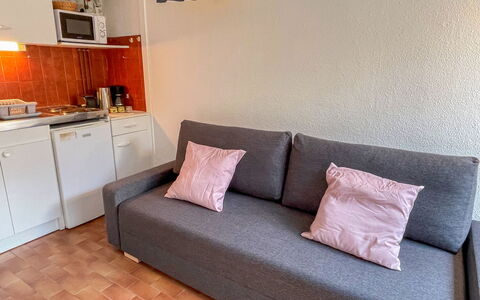 Le Cabestan: Møbel, Cabinetry, Komfort, Træ, Belysning, Indretning, Stue, Gulvbelægning, Etage, Rektangel