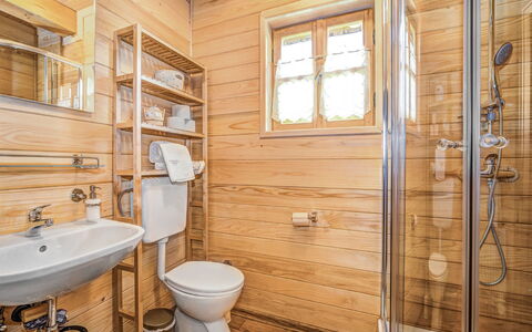 Plitvice i: Badeværelse, Ejendom, Værelse, Bygning, Indretning, Væg, Hjem, Hus, Ejendom, Træ