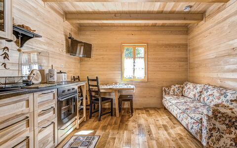 Plitvice Ii: Ejendom, Værelse, Bygning, Indretning, Møbel, Træ, Loft, Etage, Hjem, Hus