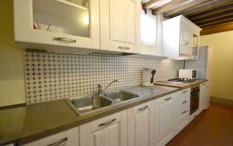 Villa Il Palazzone: Ejendom, Værelse, Countertop, Cabinetry, Køkken, Møbel, Håndvask, Indretning, Bygning, Hus