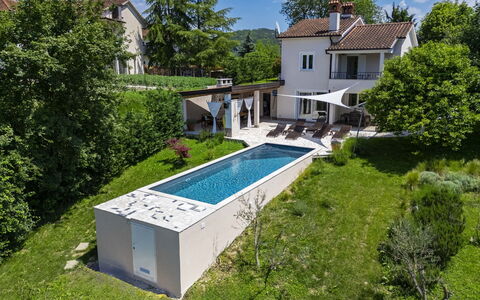 Klementini: Svømmepøl, Hjem, Water Feature, Estate, Backyard, Landscaping, Villa, Eco Hotel, Gårdsplads