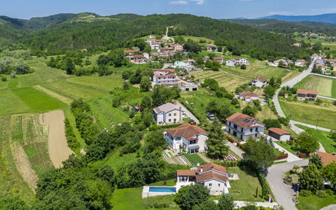 Klementini: Boligområde, Hus, Fugleperspektiv, Hjem, Bakke, Kvarter, Landskab, Landdistrikt, Forstad, Tag
