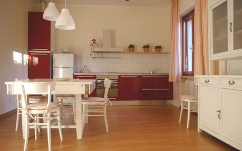 Gli Appartamenti Di Manuela: Værelse, Møbel, Ejendom, Etage, Trægulve, Indretning, Bygning, Køkken, Hårdttræ, Cabinetry