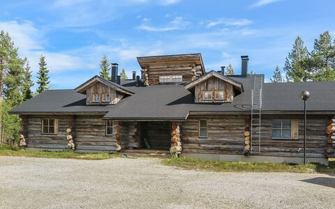 Tokkapirtti 3: Træ, Sommerhus, Bjælkehytte, Skov, Skur, Garden Bygninger, Lærk, Woodland, Bejdse